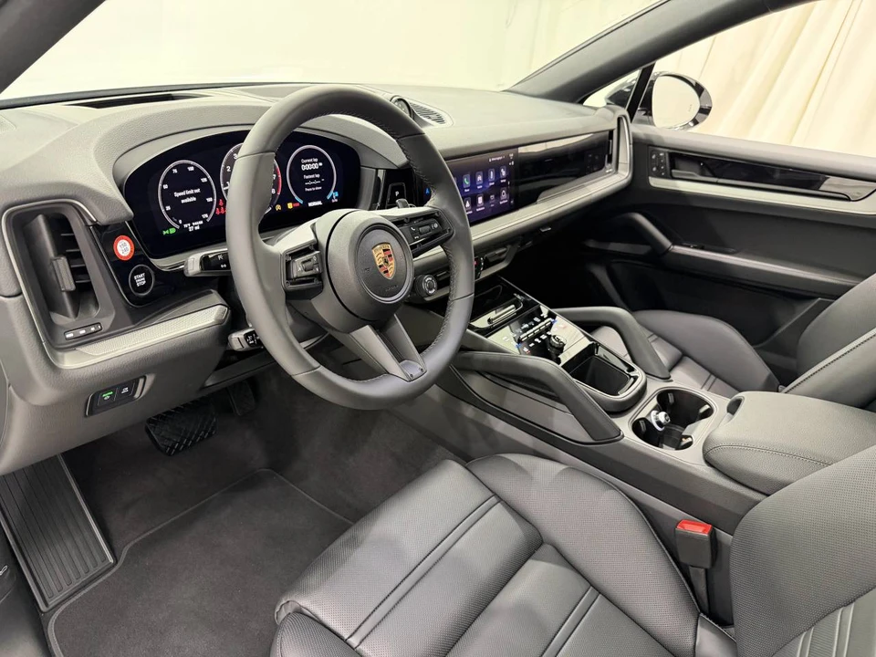 2026 Porsche 9Y0/9Y3 Cayenne Coupe - Image 4 of 4