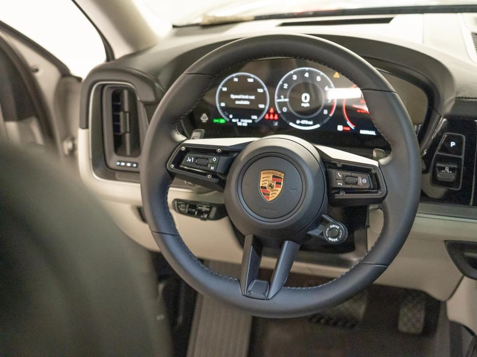 2026 Porsche 9Y0/9Y3 Cayenne Coupe - Image 26 of 28