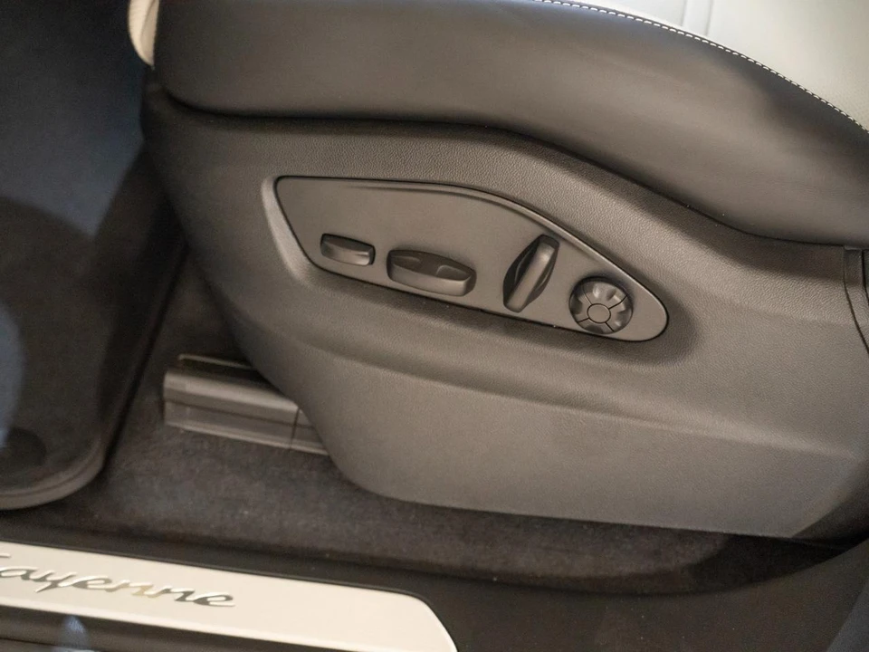 2026 Porsche 9Y0/9Y3 Cayenne Coupe - Image 13 of 28