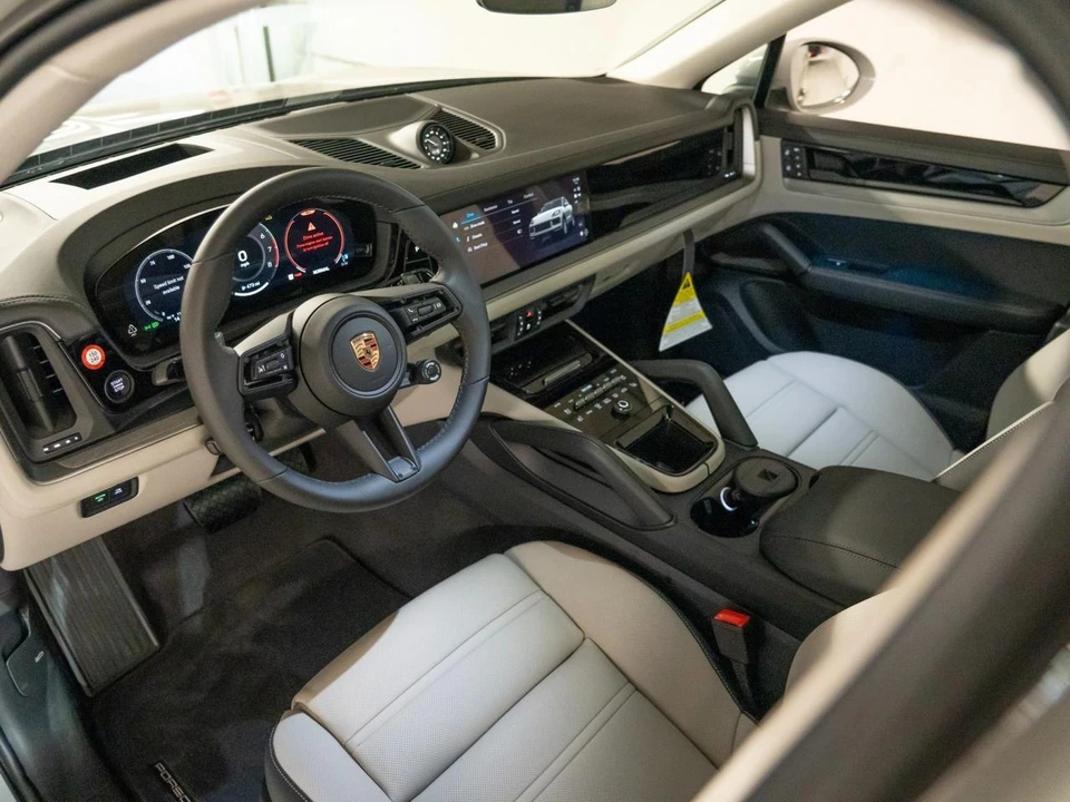 2026 Porsche 9Y0/9Y3 Cayenne Coupe - Image 4 of 28
