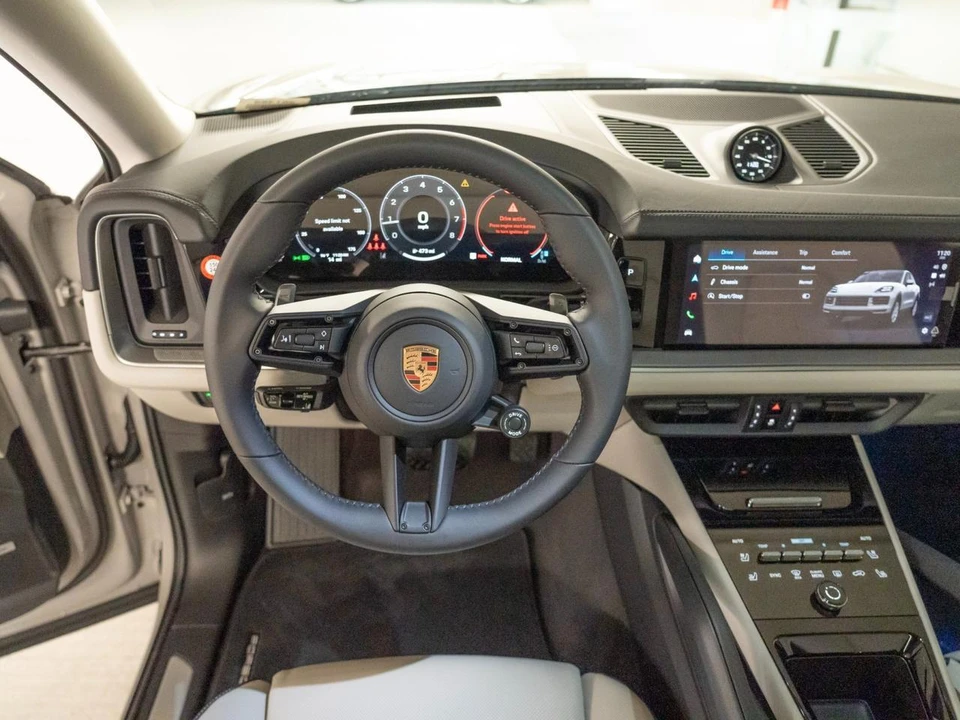 2026 Porsche 9Y0/9Y3 Cayenne Coupe - Image 27 of 28