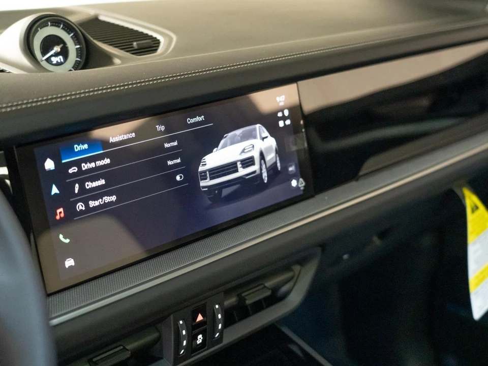 2026 Porsche 9Y0/9Y3 Cayenne Coupe - Image 21 of 29