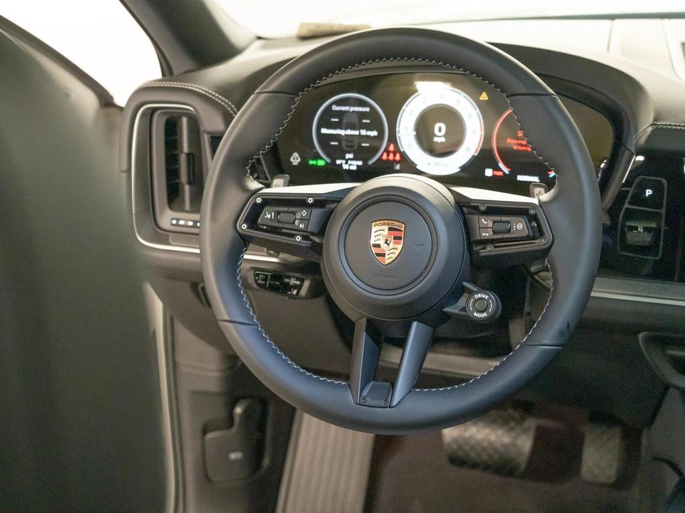 2026 Porsche 9Y0/9Y3 Cayenne Coupe - Image 27 of 29