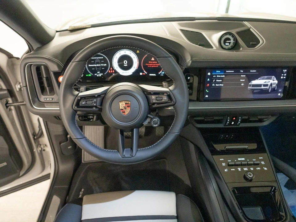 2026 Porsche 9Y0/9Y3 Cayenne Coupe - Image 28 of 29