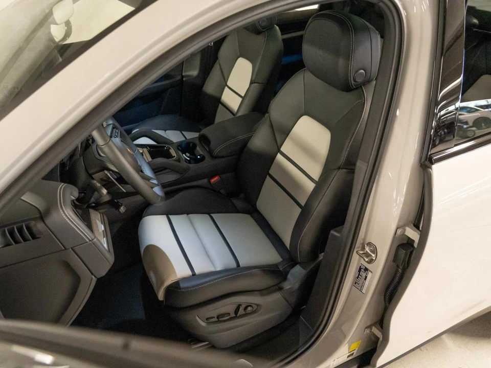 2026 Porsche 9Y0/9Y3 Cayenne Coupe - Image 5 of 29