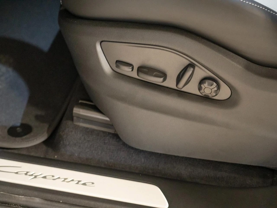 2026 Porsche 9Y0/9Y3 Cayenne Coupe - Image 13 of 29
