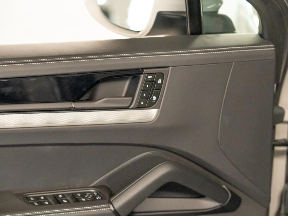2026 Porsche 9Y0/9Y3 Cayenne Coupe - Image 17 of 29