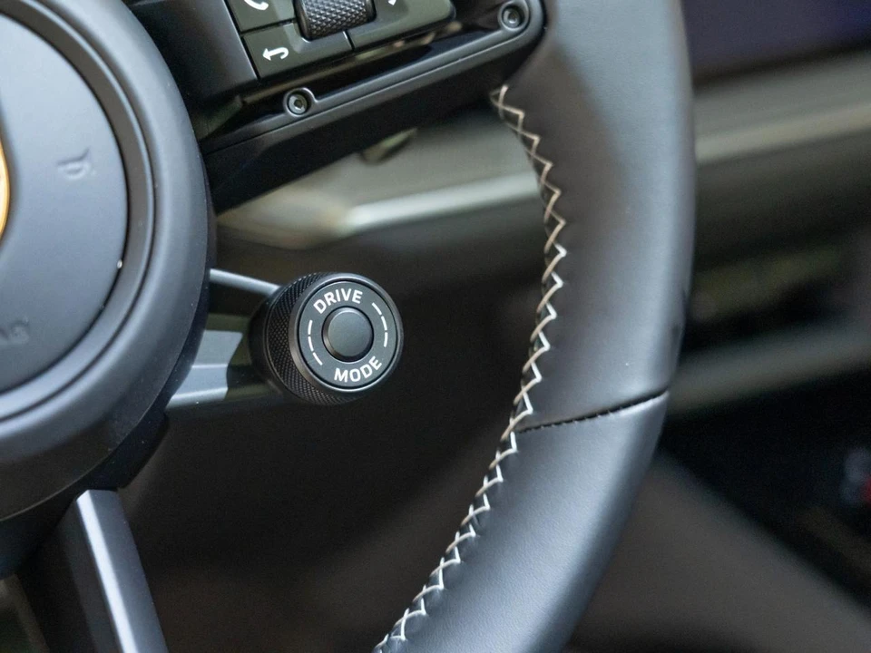 2026 Porsche 9Y0/9Y3 Cayenne Coupe - Image 23 of 29