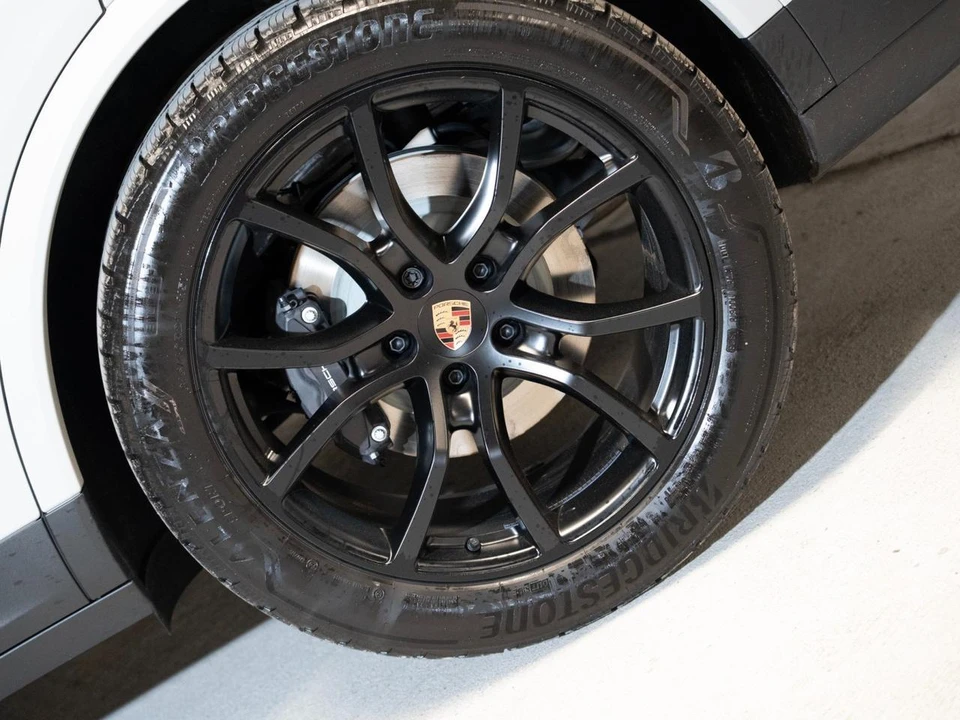 2026 Porsche 9Y0/9Y3 Cayenne Coupe - Image 11 of 29