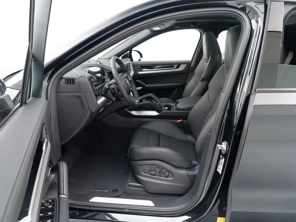 2026 Porsche 9Y0/9Y3 Cayenne Coupe - Image 18 of 31