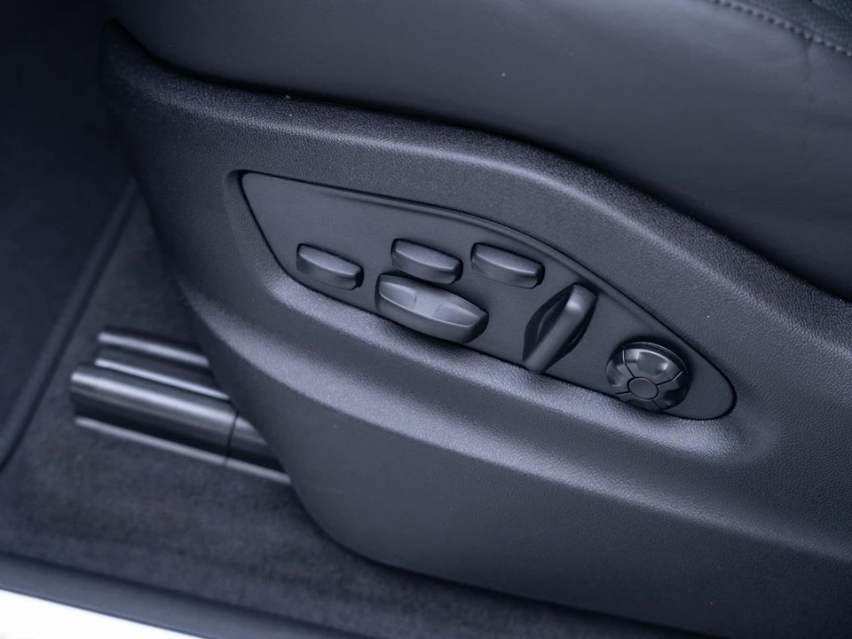 2026 Porsche 9Y0/9Y3 Cayenne Coupe - Image 16 of 31