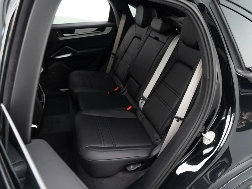 2026 Porsche 9Y0/9Y3 Cayenne Coupe - Image 30 of 31