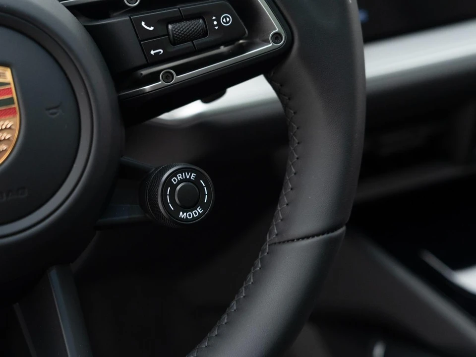2026 Porsche 9Y0/9Y3 Cayenne Coupe - Image 28 of 31