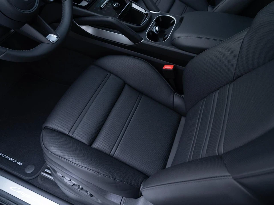 2026 Porsche 9Y0/9Y3 Cayenne Coupe - Image 17 of 31