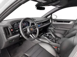 2026 Porsche 9Y0/9Y3 Cayenne Coupe - Image 25 of 31