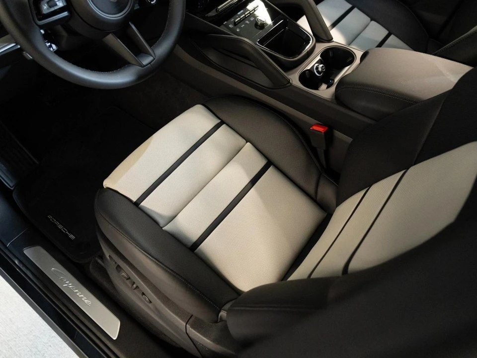 2026 Porsche 9Y0/9Y3 Cayenne Coupe - Image 14 of 29