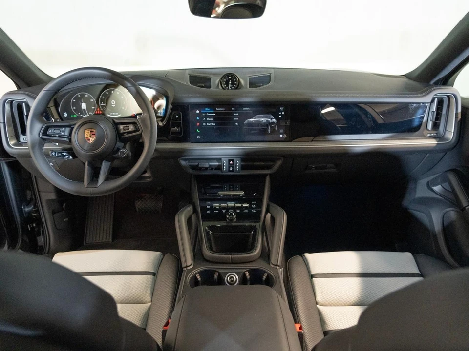 2026 Porsche 9Y0/9Y3 Cayenne Coupe - Image 26 of 29
