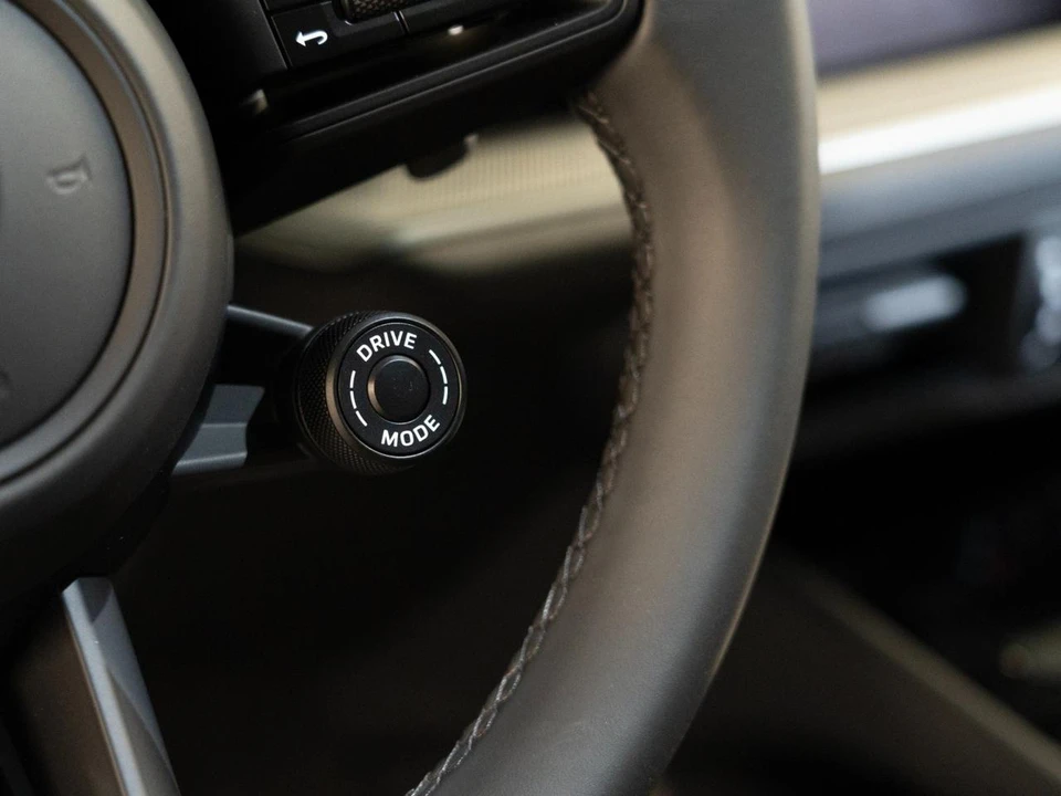 2026 Porsche 9Y0/9Y3 Cayenne Coupe - Image 23 of 29