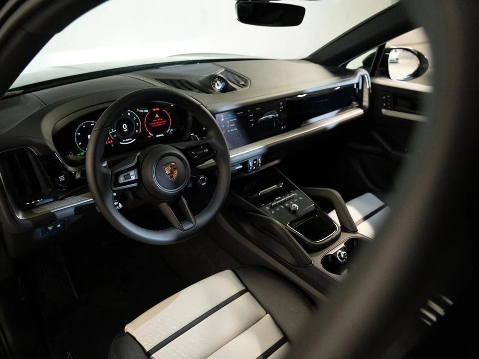 2026 Porsche 9Y0/9Y3 Cayenne Coupe - Image 4 of 29
