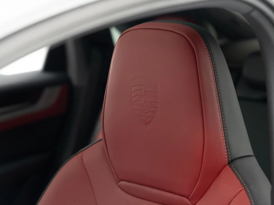 2026 Porsche 9Y0/9Y3 Cayenne Coupe - Image 18 of 31