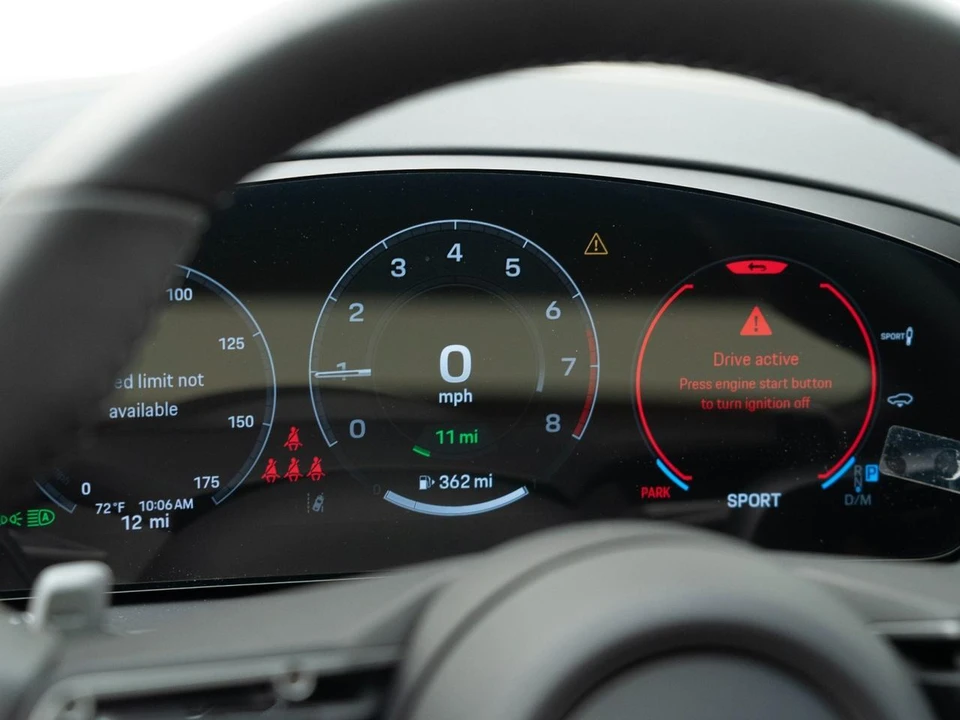 2026 Porsche 9Y0/9Y3 Cayenne Coupe - Image 24 of 31