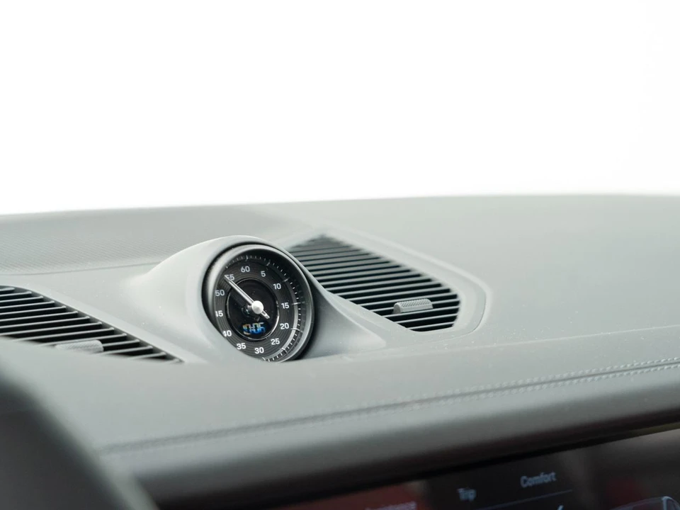2026 Porsche 9Y0/9Y3 Cayenne Coupe - Image 25 of 31