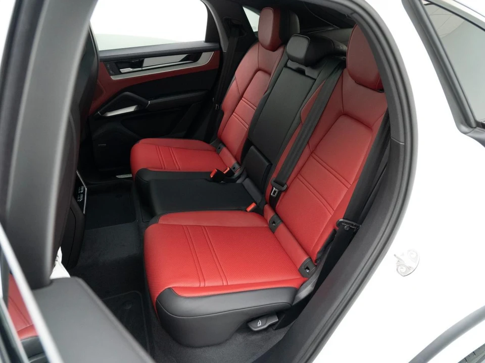 2026 Porsche 9Y0/9Y3 Cayenne Coupe - Image 30 of 31