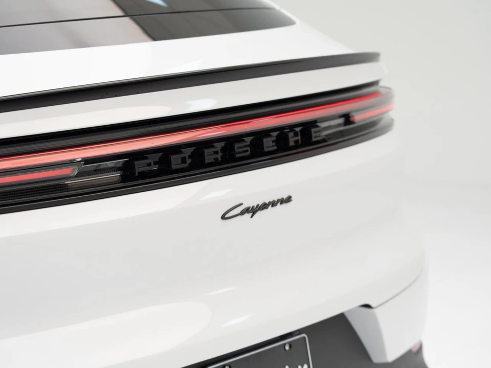 2026 Porsche 9Y0/9Y3 Cayenne Coupe - Image 13 of 31
