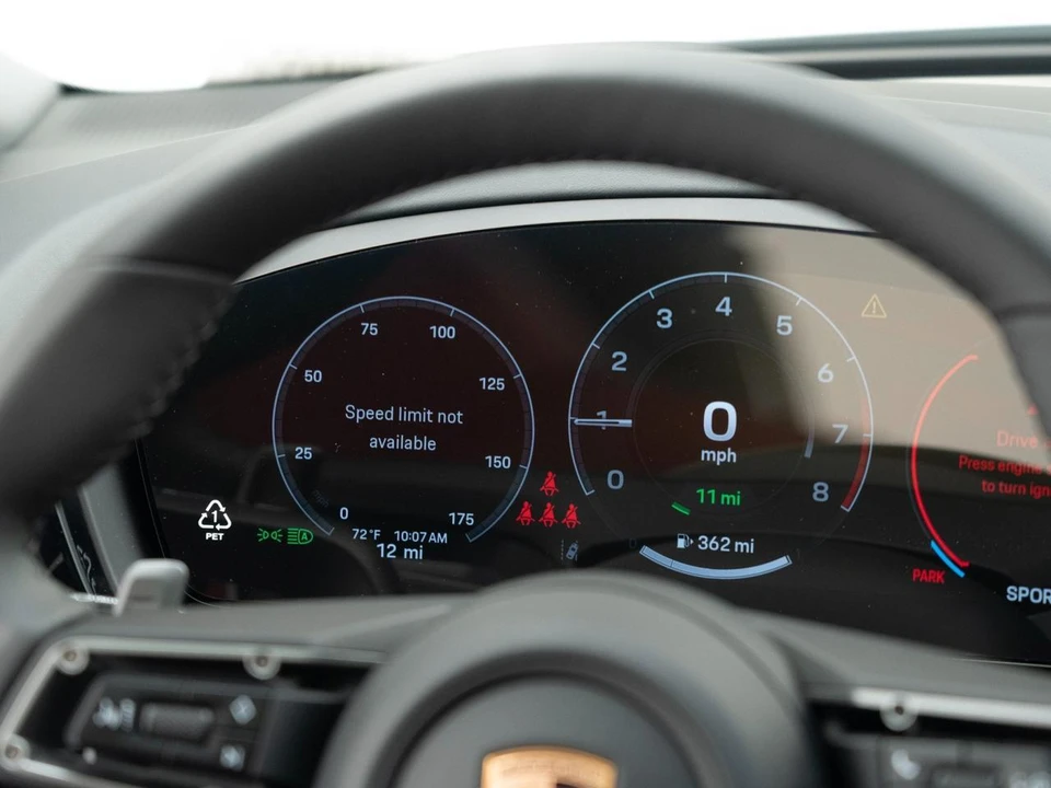 2026 Porsche 9Y0/9Y3 Cayenne Coupe - Image 31 of 31