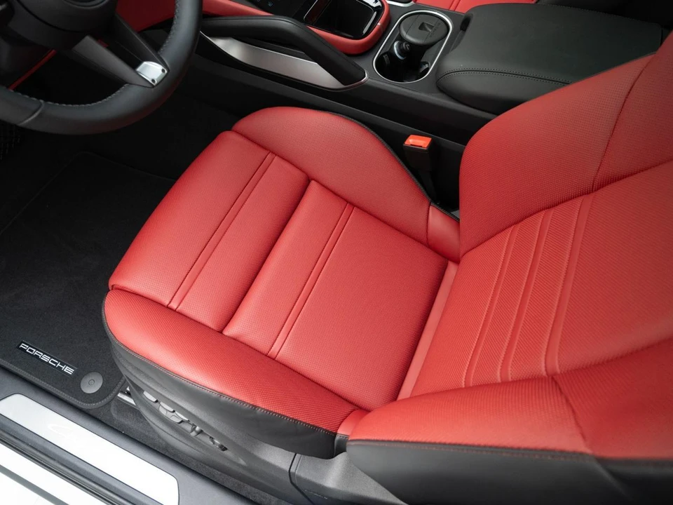 2026 Porsche 9Y0/9Y3 Cayenne Coupe - Image 16 of 31