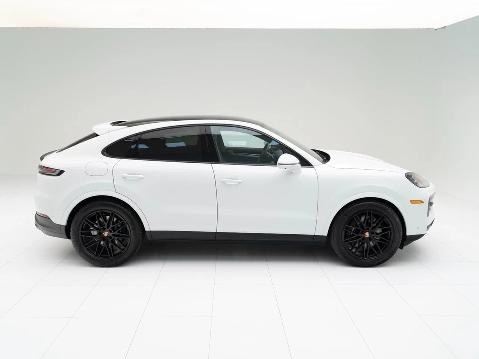 2026 Porsche 9Y0/9Y3 Cayenne Coupe - Image 8 of 31
