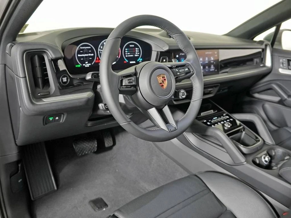 2026 Porsche 9Y0/9Y3 Cayenne Coupe - Image 4 of 4