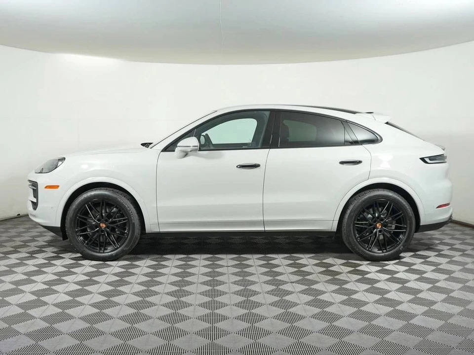 2026 Porsche 9Y0/9Y3 Cayenne Coupe - Image 2 of 4
