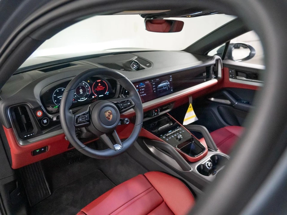 2026 Porsche 9Y0/9Y3 Cayenne Coupe - Image 4 of 30