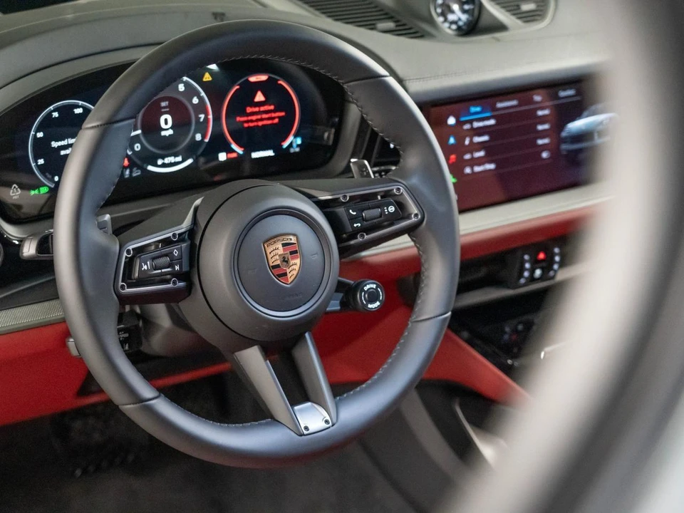 2026 Porsche 9Y0/9Y3 Cayenne Coupe - Image 15 of 30