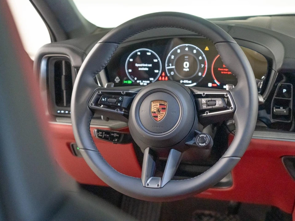 2026 Porsche 9Y0/9Y3 Cayenne Coupe - Image 28 of 30