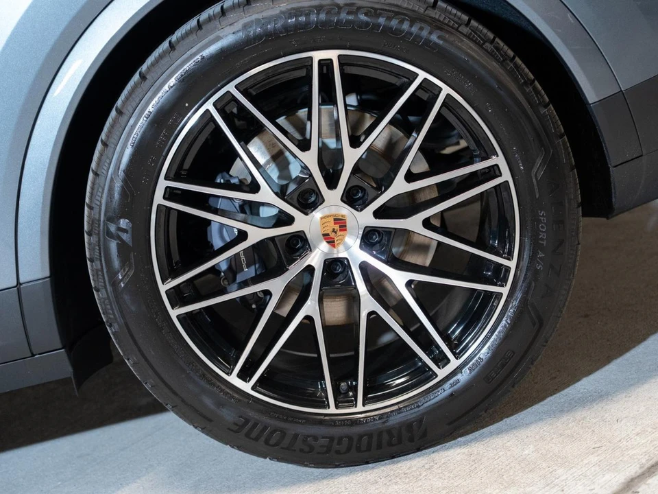 2026 Porsche 9Y0/9Y3 Cayenne Coupe - Image 11 of 30