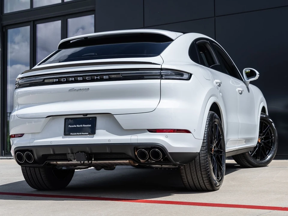 2026 Porsche 9Y0/9Y3 Cayenne Coupe - Image 11 of 31