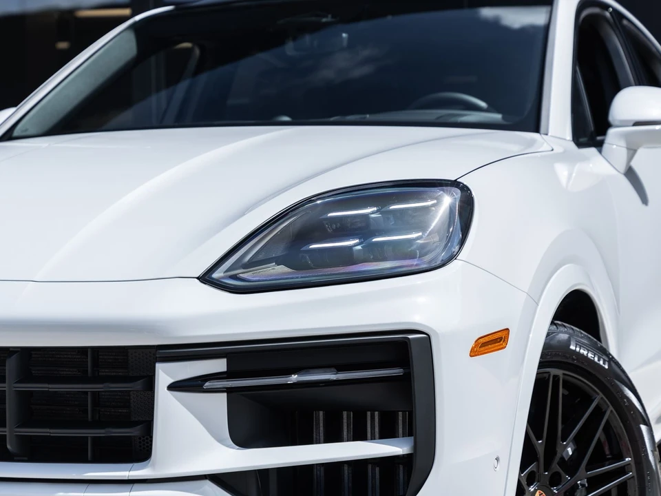 2026 Porsche 9Y0/9Y3 Cayenne Coupe - Image 16 of 31