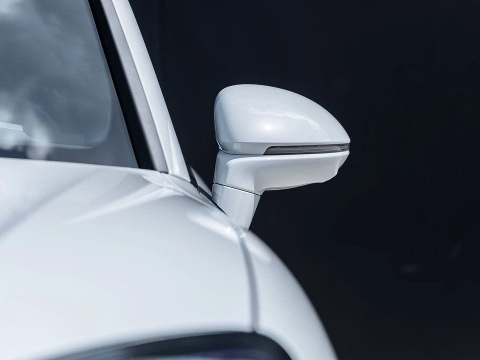 2026 Porsche 9Y0/9Y3 Cayenne Coupe - Image 18 of 31