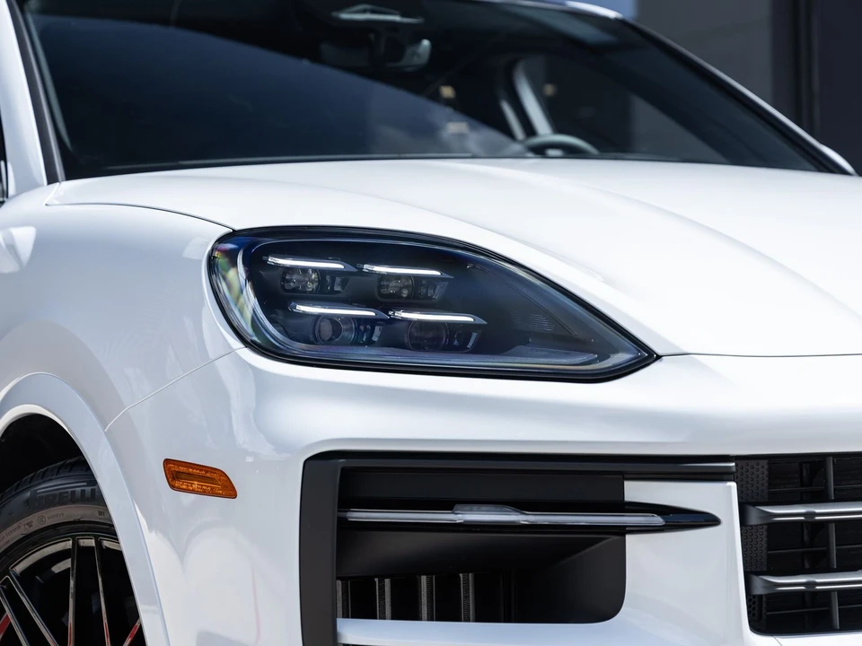 2026 Porsche 9Y0/9Y3 Cayenne Coupe - Image 19 of 31