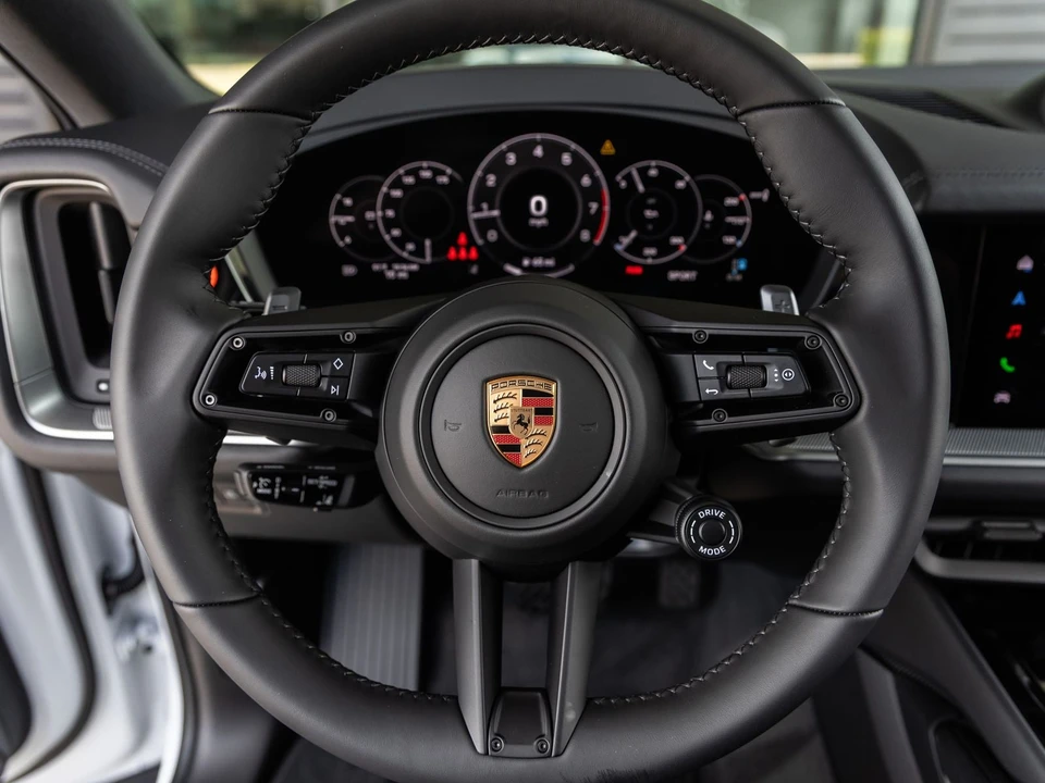 2026 Porsche 9Y0/9Y3 Cayenne Coupe - Image 29 of 31