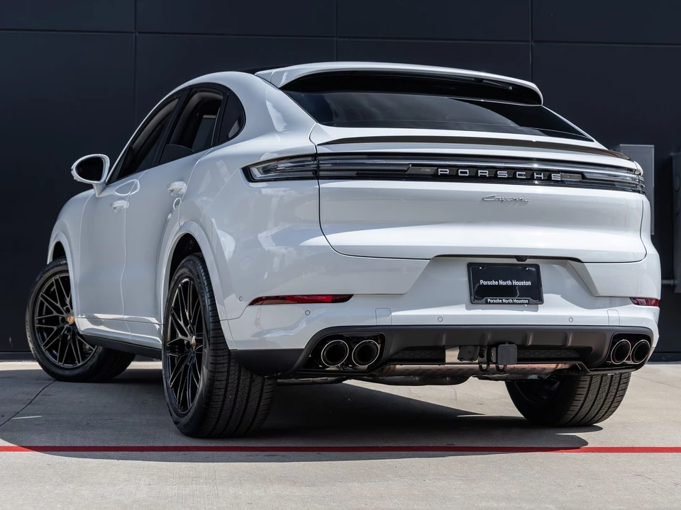 2026 Porsche 9Y0/9Y3 Cayenne Coupe - Image 3 of 31