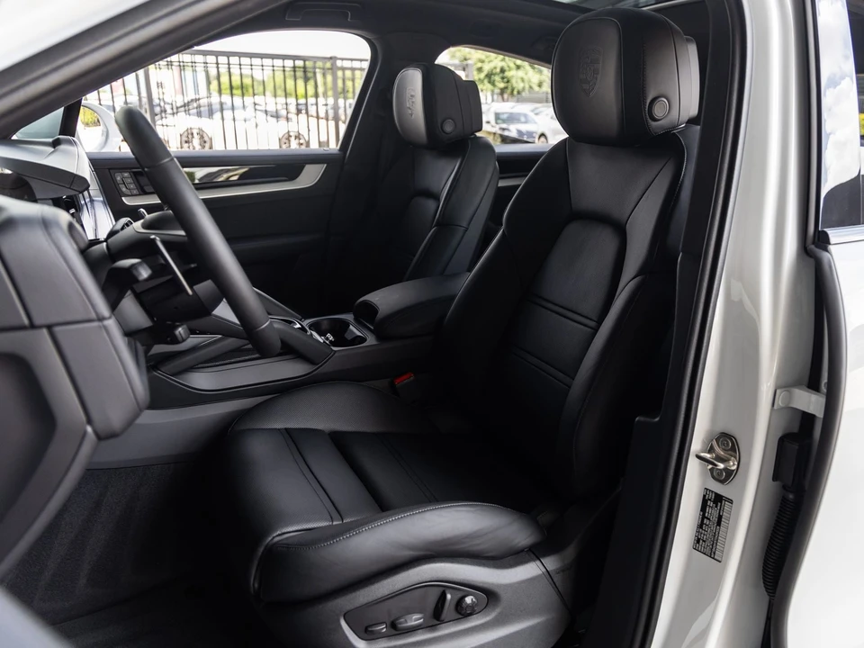 2026 Porsche 9Y0/9Y3 Cayenne Coupe - Image 5 of 31