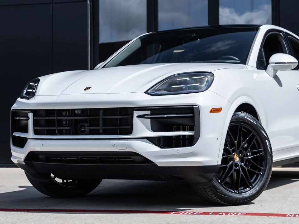 2026 Porsche 9Y0/9Y3 Cayenne Coupe - Image 7 of 31