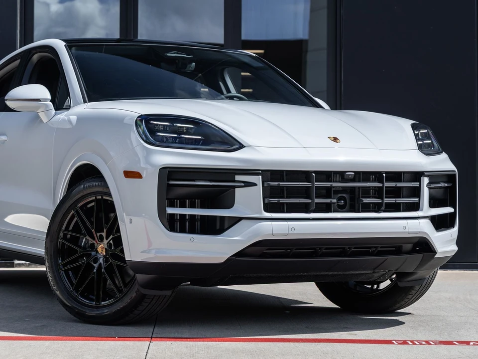 2026 Porsche 9Y0/9Y3 Cayenne Coupe - Image 9 of 31