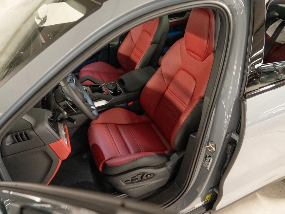 2026 Porsche 9Y0/9Y3 Cayenne Coupe - Image 5 of 27