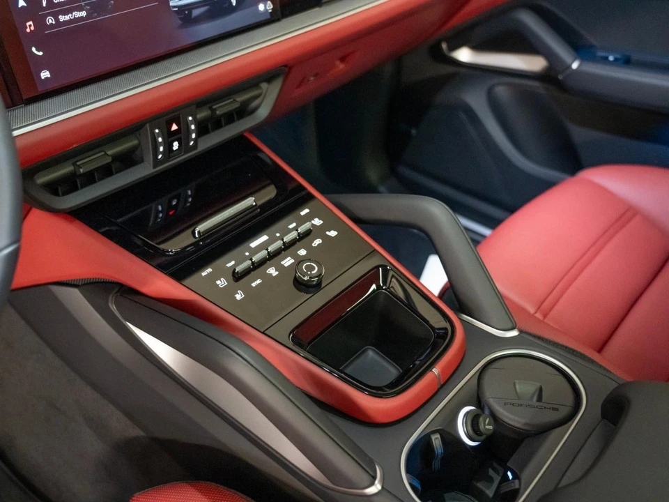 2026 Porsche 9Y0/9Y3 Cayenne Coupe - Image 18 of 27