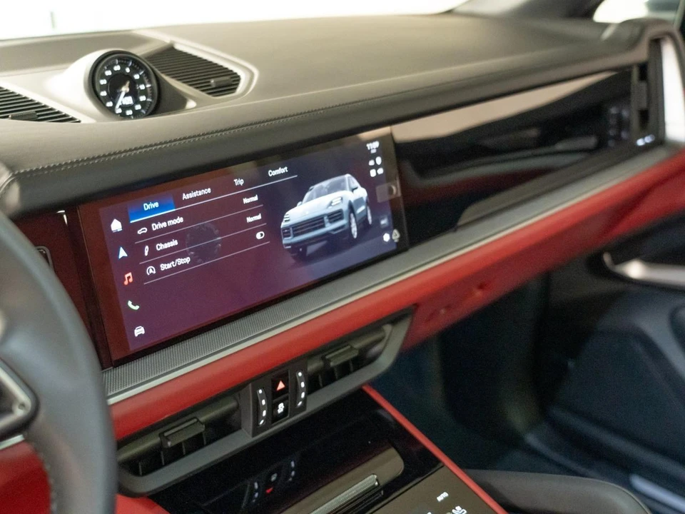 2026 Porsche 9Y0/9Y3 Cayenne Coupe - Image 17 of 27