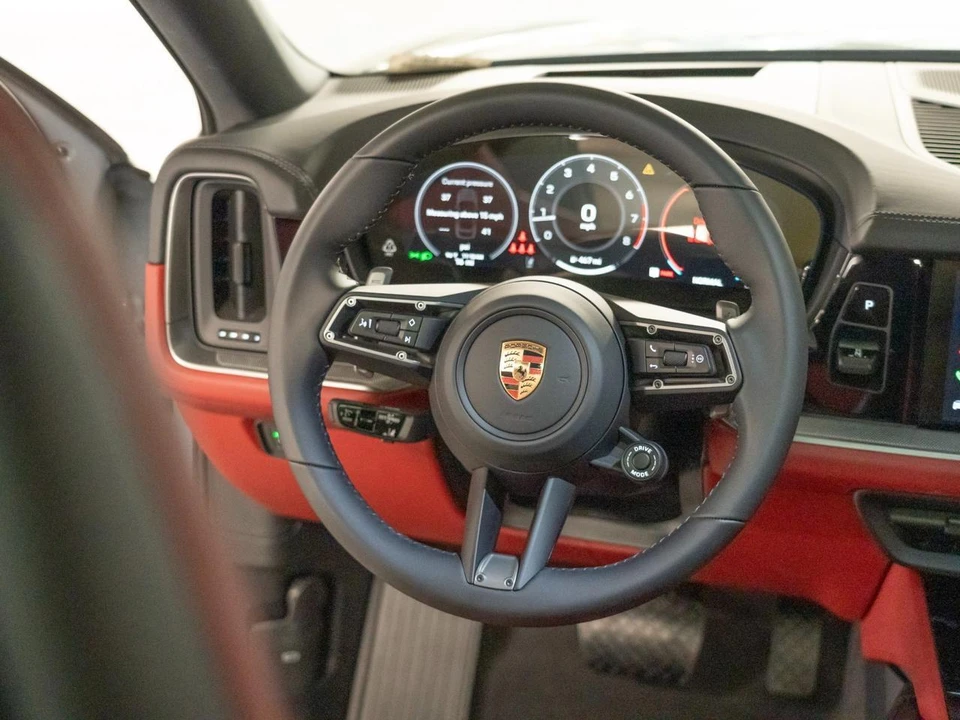 2026 Porsche 9Y0/9Y3 Cayenne Coupe - Image 26 of 27